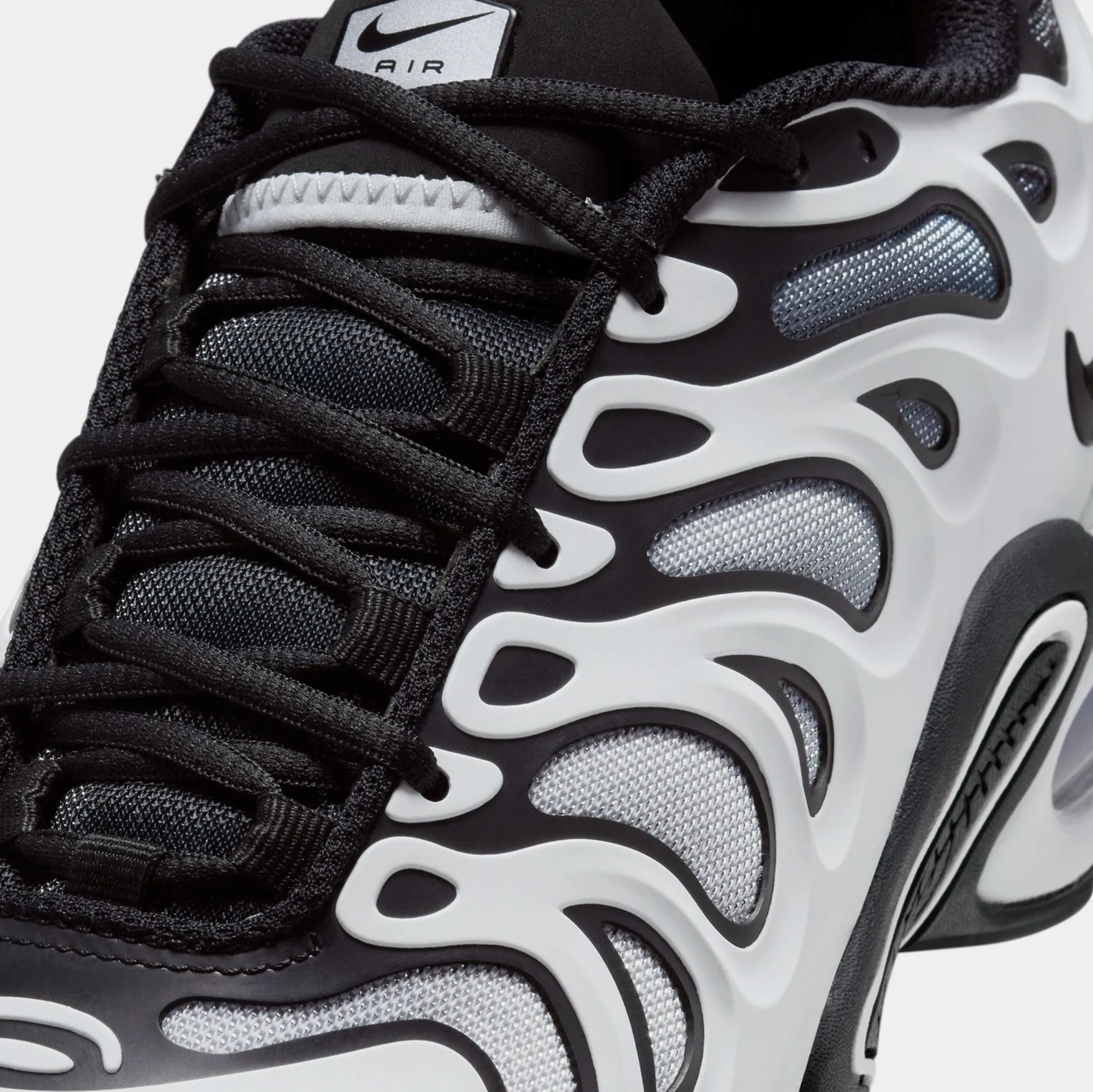 Air Max Plus Drift Summit White Womens Lifestyle Shoes (Summit White/Metallic Silver/Black)