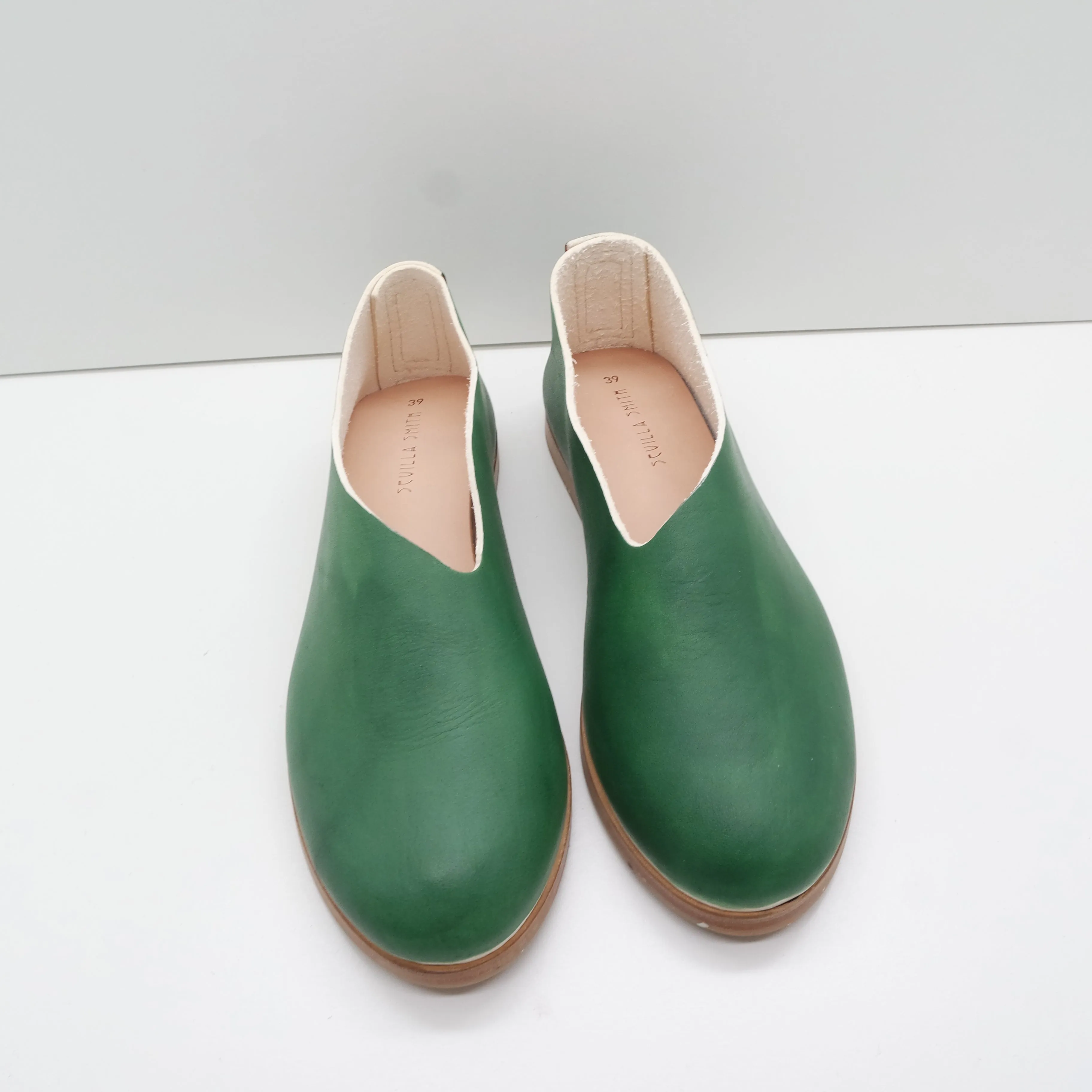 BBF24 SALE. SIZE 39. THE RAE. BUKO LEAF